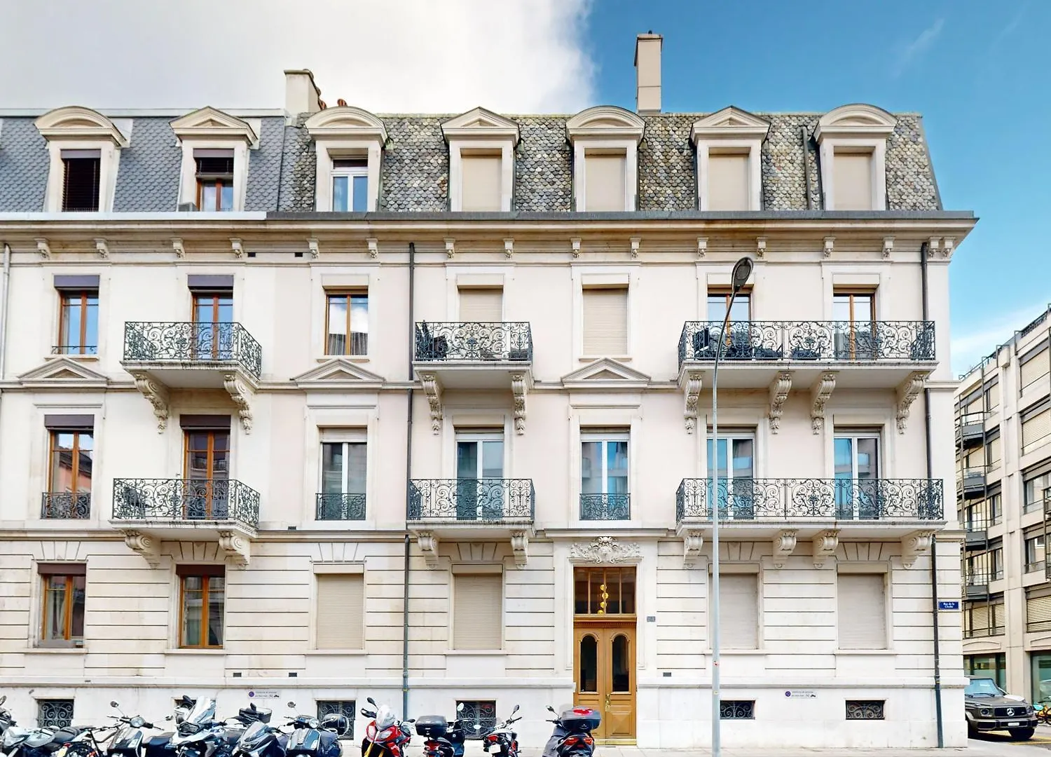 Magnificent Two Bedroom Apartment In A Luxury Building ジュネーブ